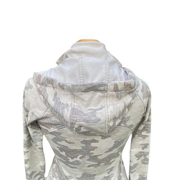 Athleta Triumph Grey Gypsum Camo Hoodie Sweatshirt Activewear Athleisure Sz XS - Picture 11 of 16